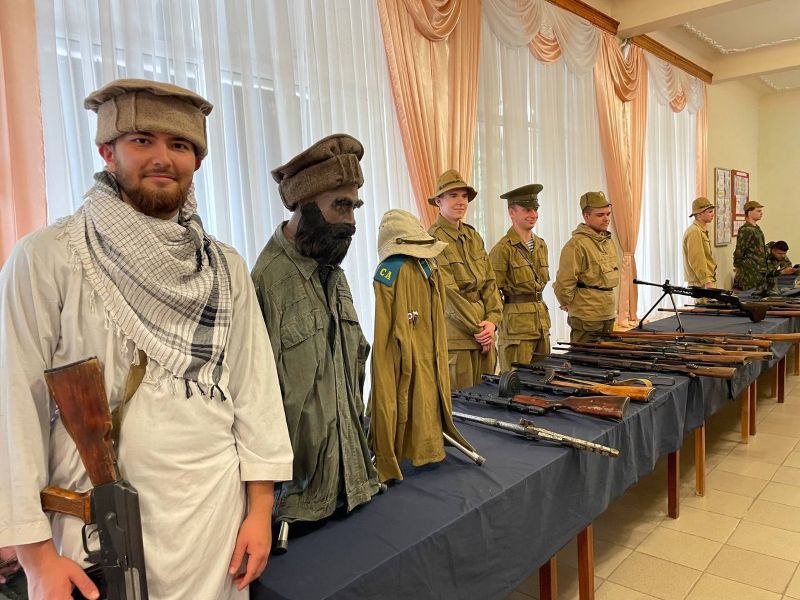 Выставка оружия на «Караване»
