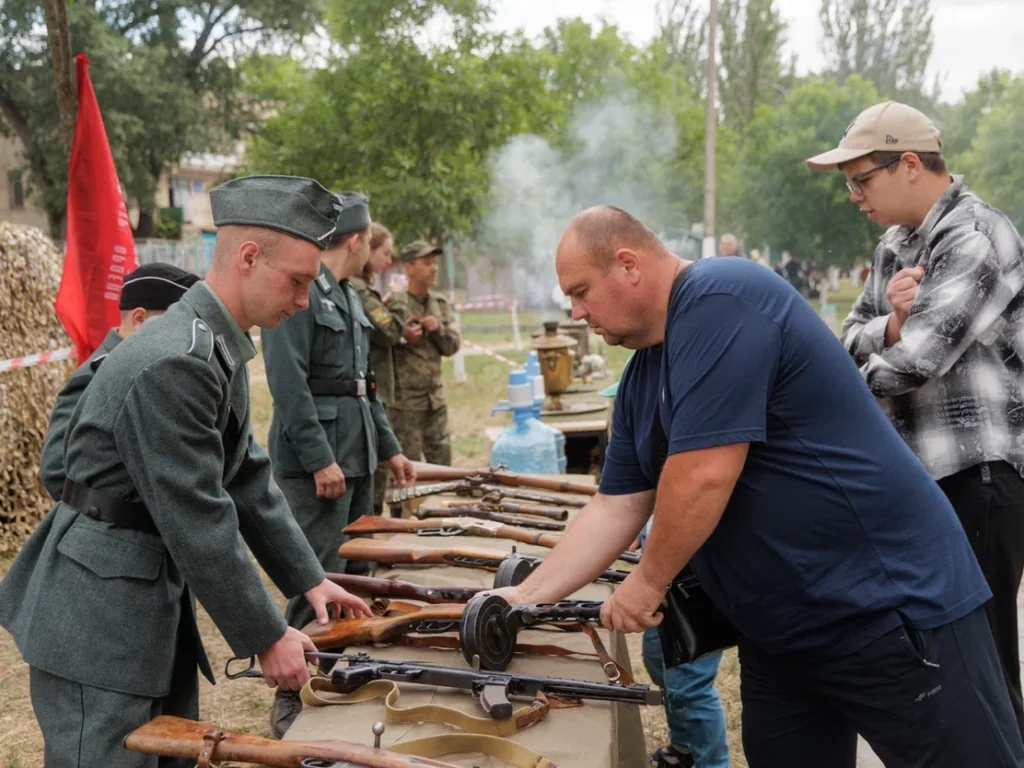 Выставка оружия — на фестивале Победы