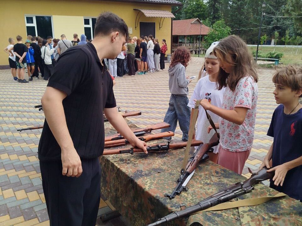 Более 500 детей на выставке в «Днестровских зорях»