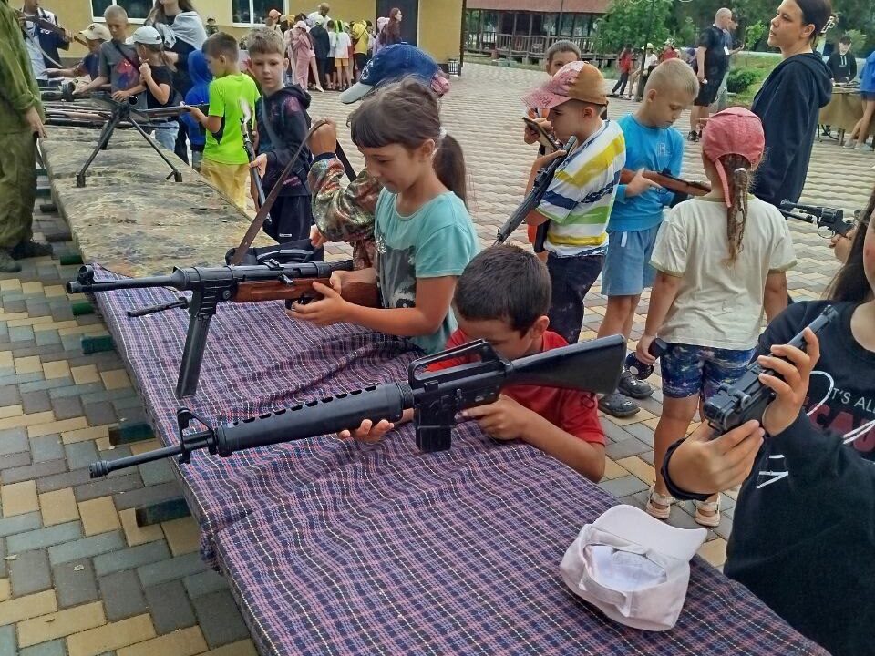 Более 500 детей на выставке в «Днестровских зорях»