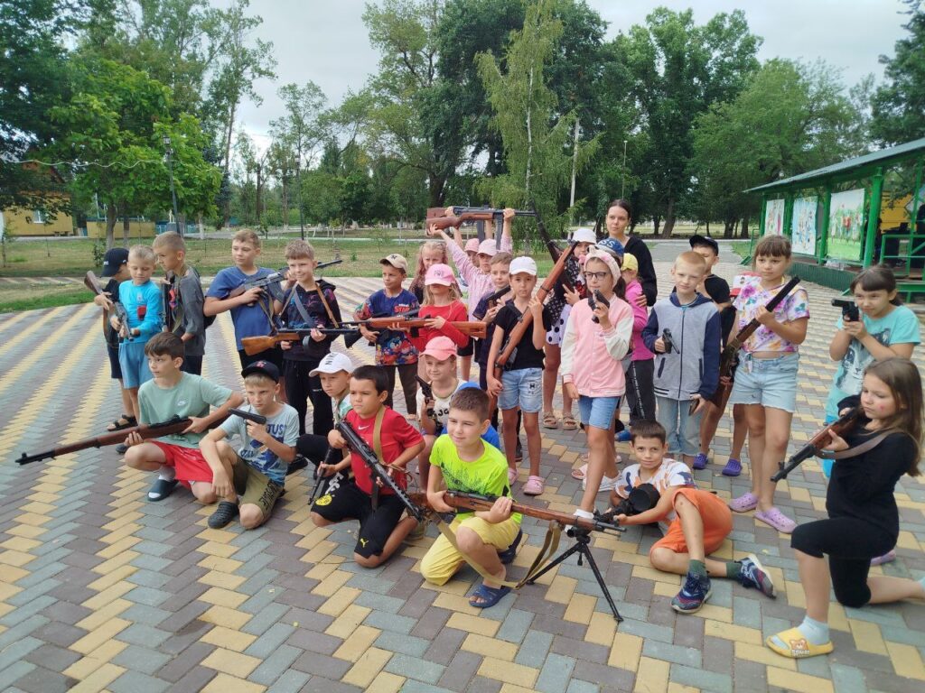 Более 500 детей на выставке в «Днестровских зорях»